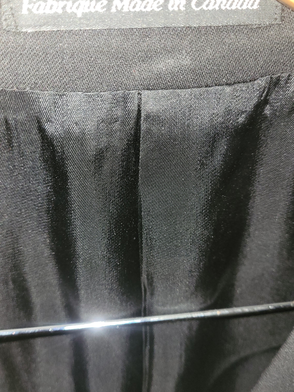 Men's Black Three-Button Blazer - Picture 4 of 13